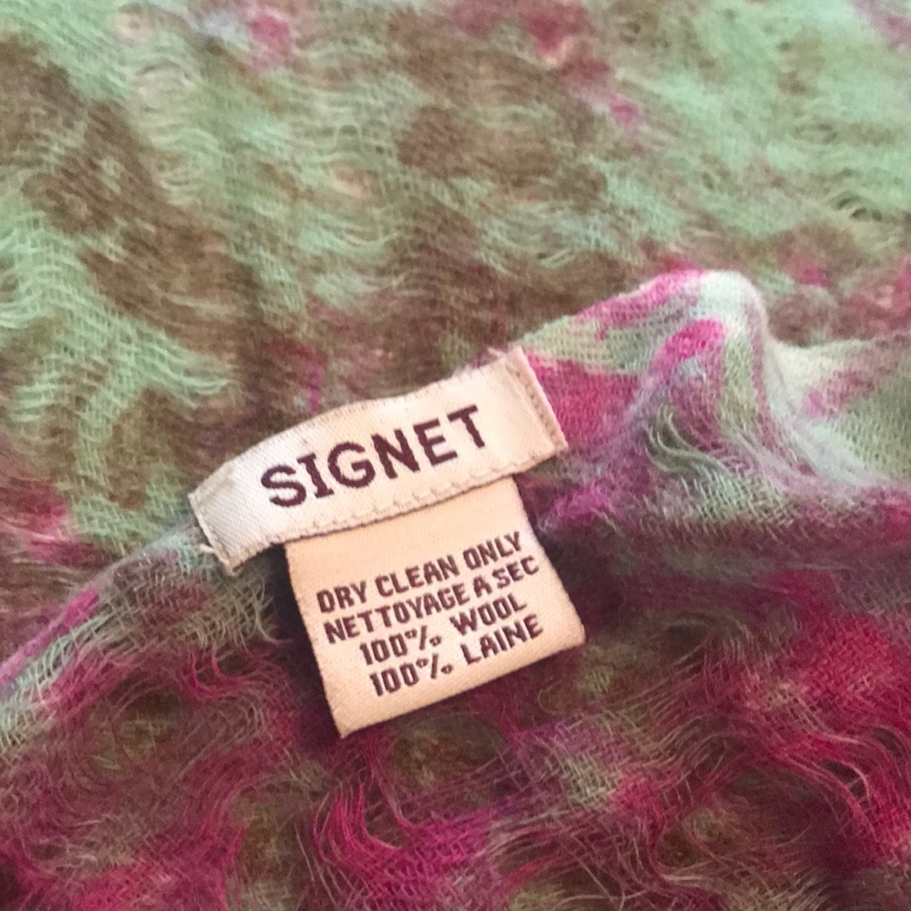 Beautiful Signet Wrap - Picture 9 of 10